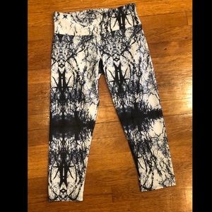 ONZIE leggings | size SMALL/MEDIUM